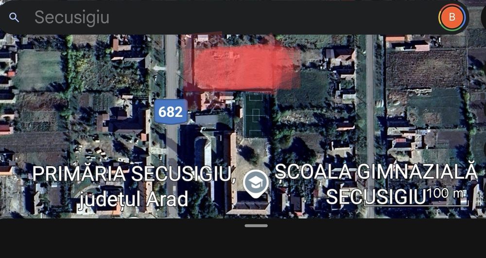 Vand / închiriez  teren comercial in Secusigiu ,central .