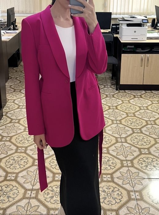 Пиджак с ремешком Zara