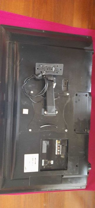 Продам телевизор Самунг марка UE-40EH5000W