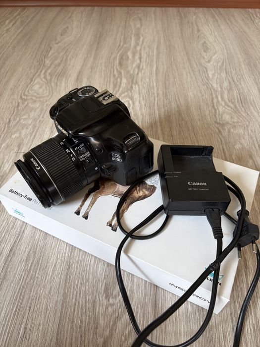 Canon EOS 600D + объектив 18-55 мм