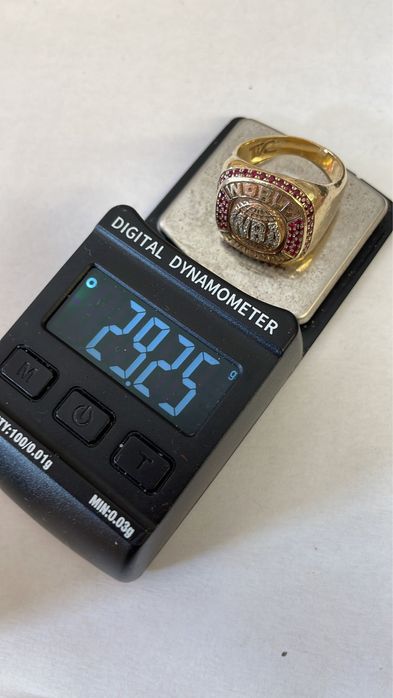 Inel aur unicat campion mondial box cu rubine si diamante