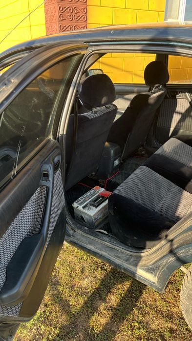 Toyota carina E сатылады.