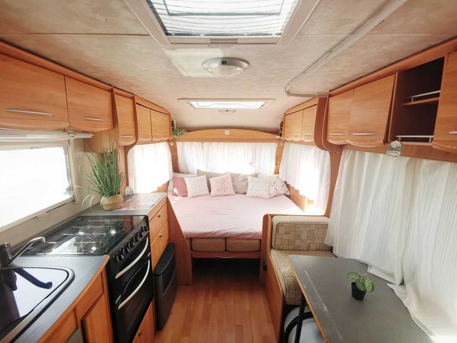 Vând Rulota marca Adria Adora Caravan, fabricatie europeana, din anul 2006, modelul de varf de la Adria.