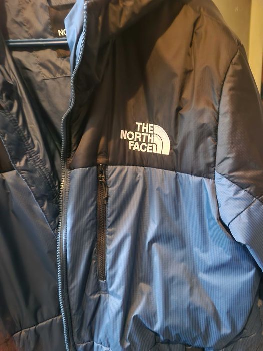 TThe North Face Himalayan яке с цветова комбинация от синьо и черно.