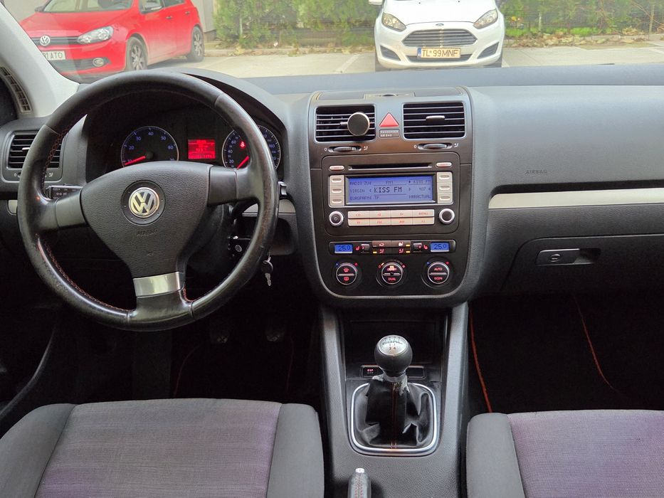 Vw Golf 5 1.6 Mpi 102 Cp Benzină  An 2007