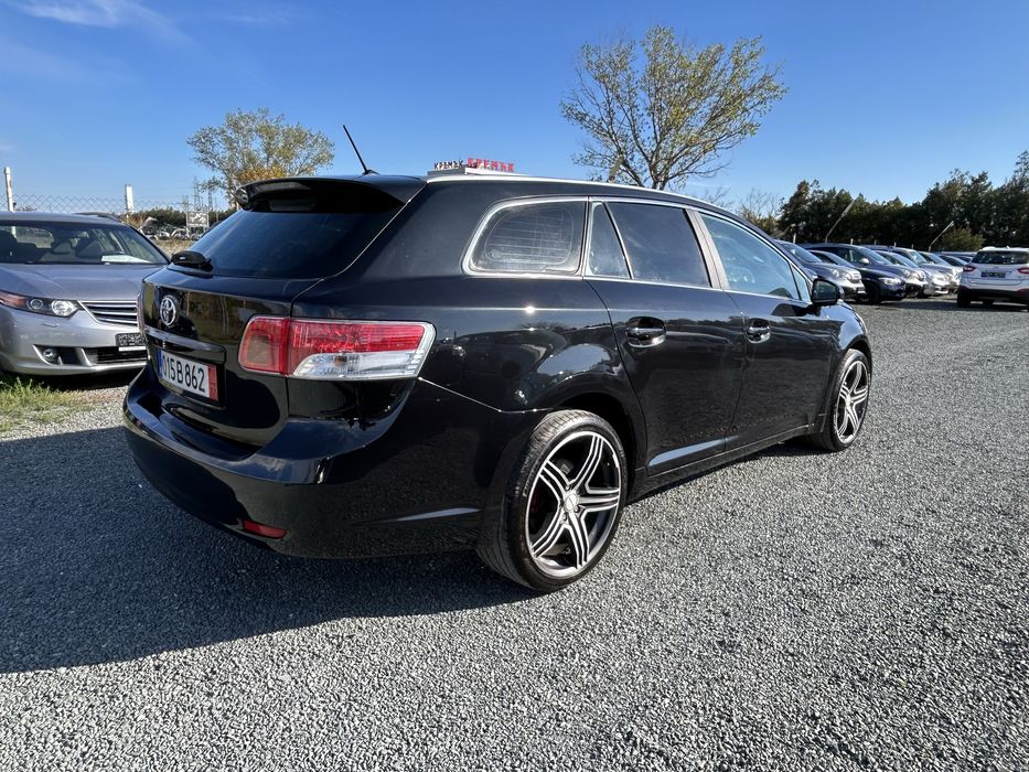 Toyota Avensis 2011г.