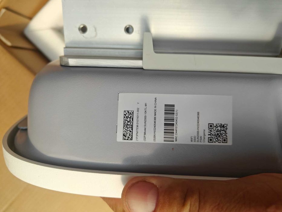 De vânzare – Invertor fotovoltaic Huawei SUN2000-10KTL-M1 – 10 kW
