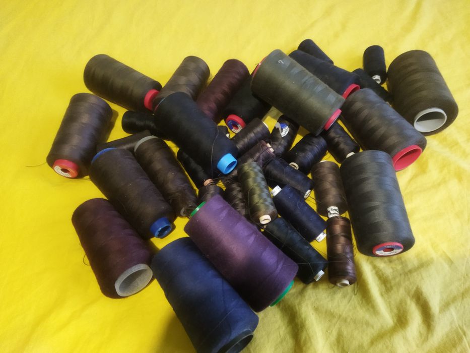 Конци за шевна машина,шиене - бели, черни, цветни, ластични