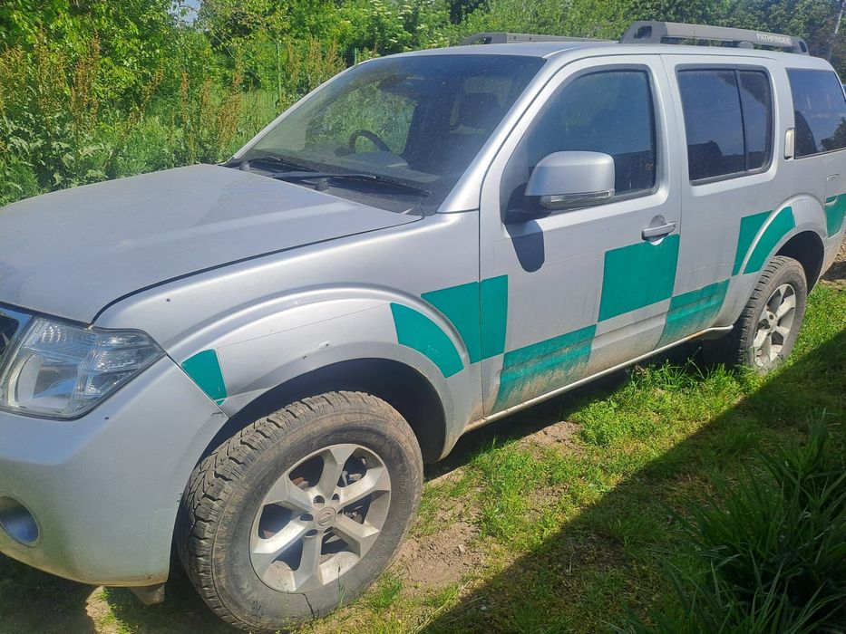 nissan pathfinder 2011