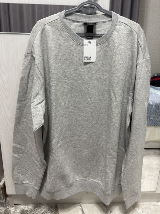 Продается новый свитшот от H&M