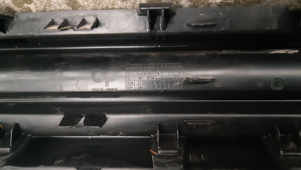 ОРИГИНАЛНА решетка за Peugeot 308