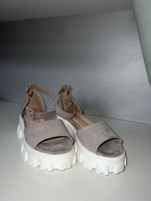 Обувь Босоножки