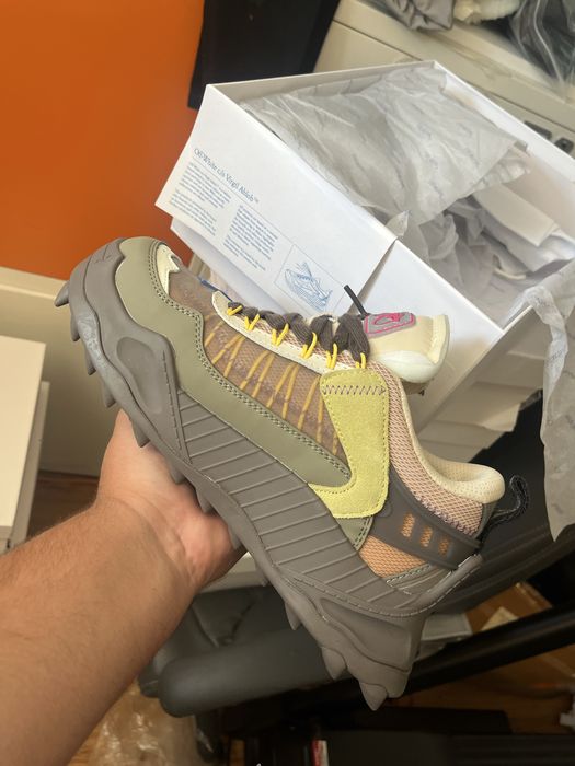 Off white odsy (marimi 41;42)