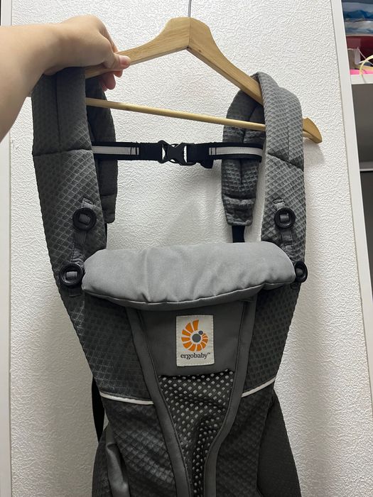 Эргорюкзак “Ergobaby omni breeze gray”