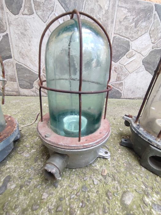 Lămpi industriale romanesti