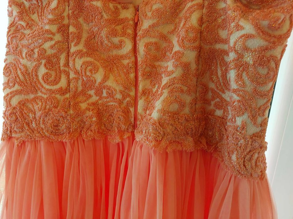 Rochie de gală din tull