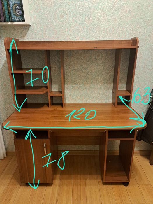 Продам компьютерный стол