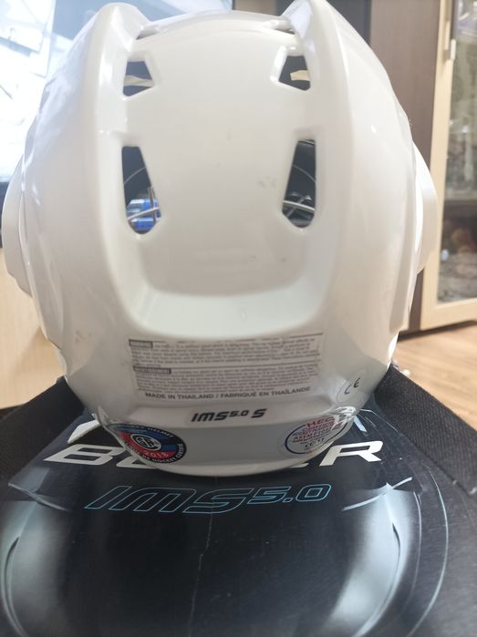 Продам шлем Bauer