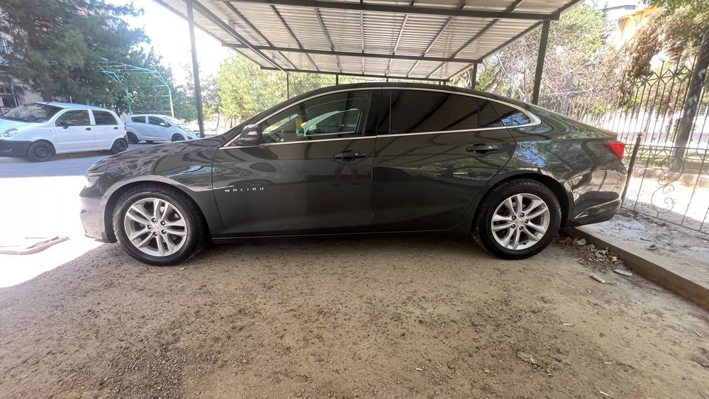 Chevrolet  malibu. 2. LS