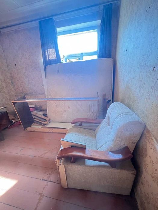 Отдам  даром  старую мебель. Срочно. Самовывоз