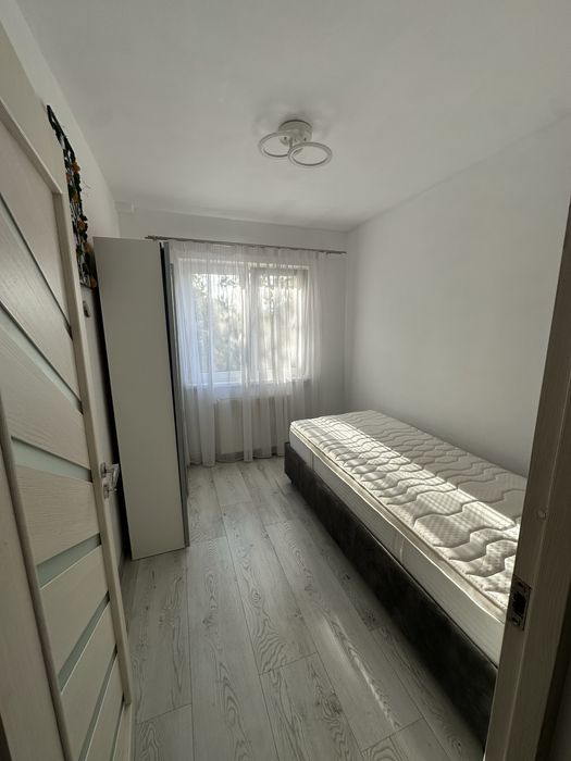 Apartament 3 camere de închiriat