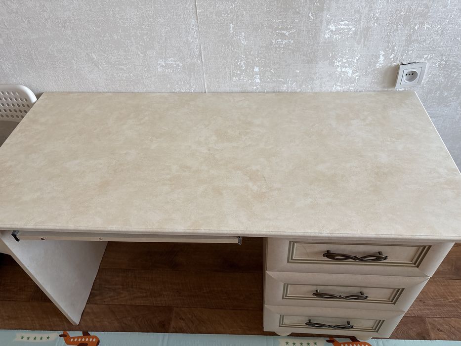 Компьютерный стол !!!