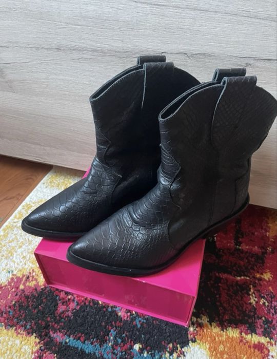 Ciocate versatile din piele naturala facute pe comanda 37