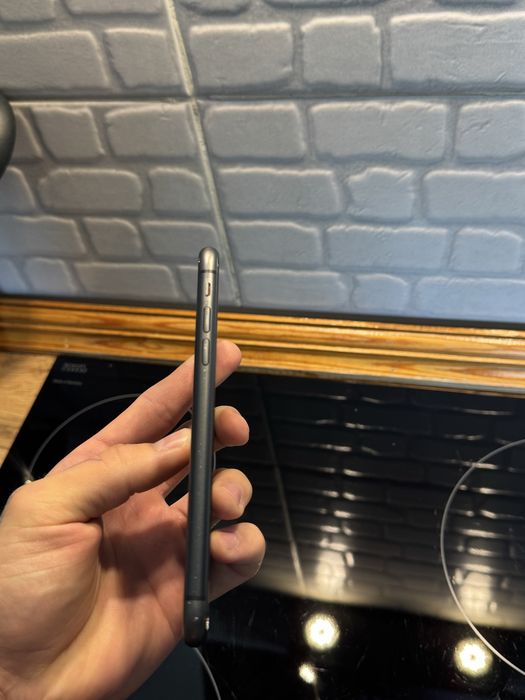 Продам Iphone 11 64GB