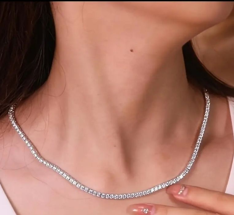 Лъскаво колие дълго 45см.