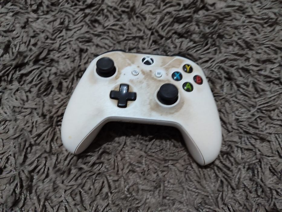 Xbox one s 1TB б/у