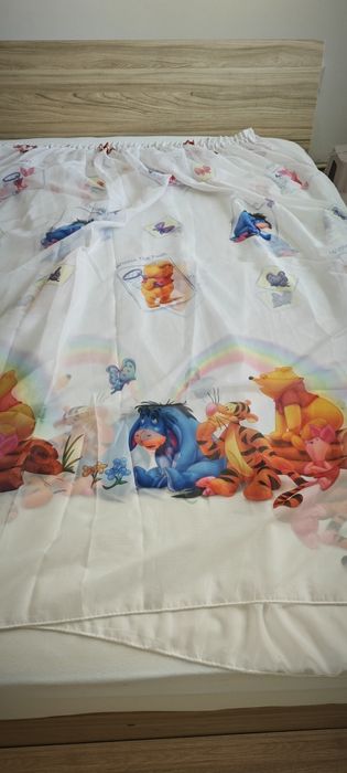 Пердета със златисти нишки