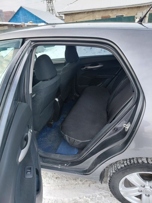 Тойота Аурис 2009 г.в.