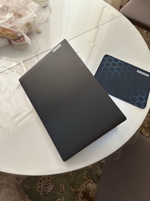 Lenovo Ryzen 3 3200u ssd256gb