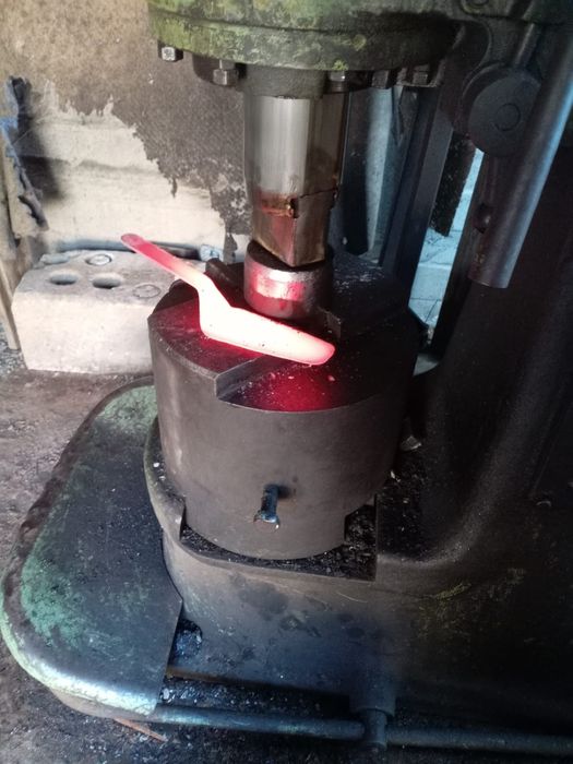 Мастерок сатылады