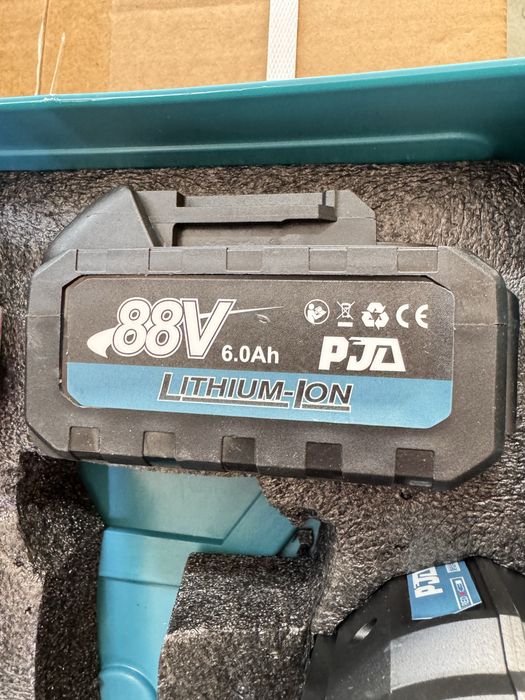 SET Flex polizor unghiular Si Pistol Impact insurubat cu 2 ACUMULATORI mari