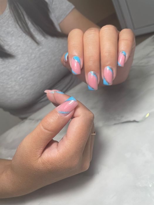 Маникюр, наращивание ногтей