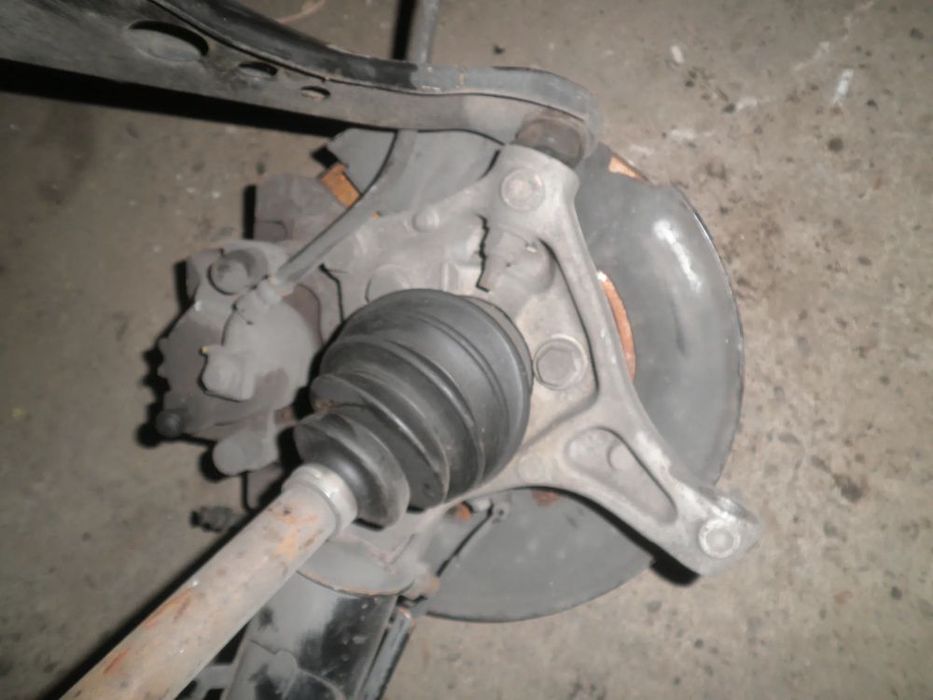 fuzeta stanga / dreapta fata opel astra k 1.6 cdti