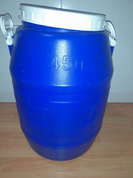 Продам бак 45 литров