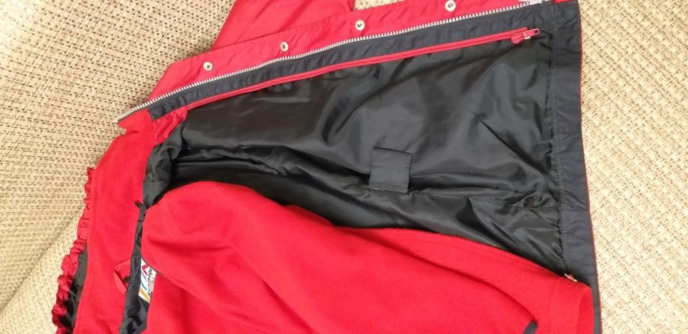 Продам куртки на мальчика