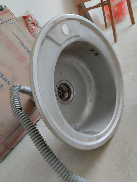 Раковина умывальник для мытья рук и другое.состоянте хорошее б.у