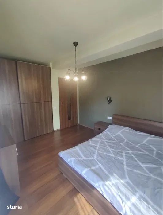 Apartament cu 3 camere, 80 mp, etajul 1, zona Stejarului