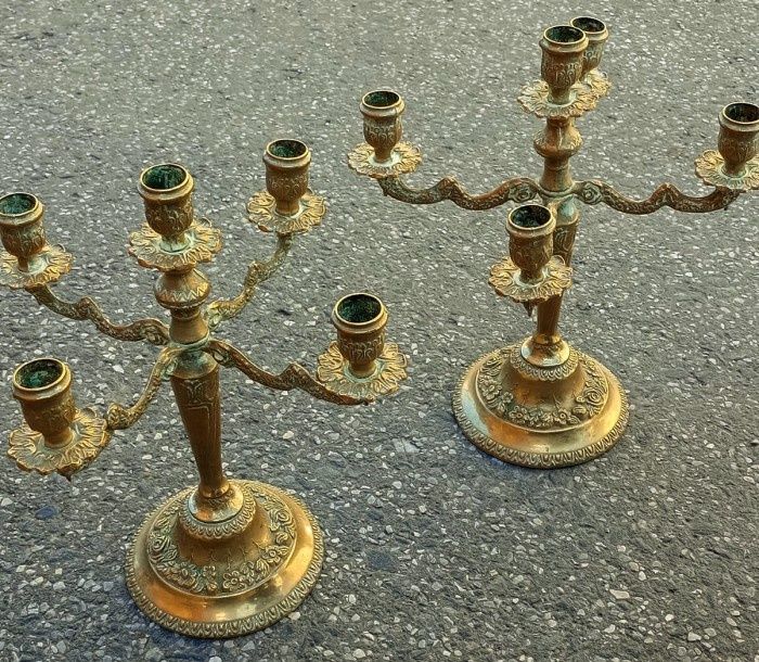 Spectaculoase sfeșnice din bronz masiv început ,piese cu o lucrătură d