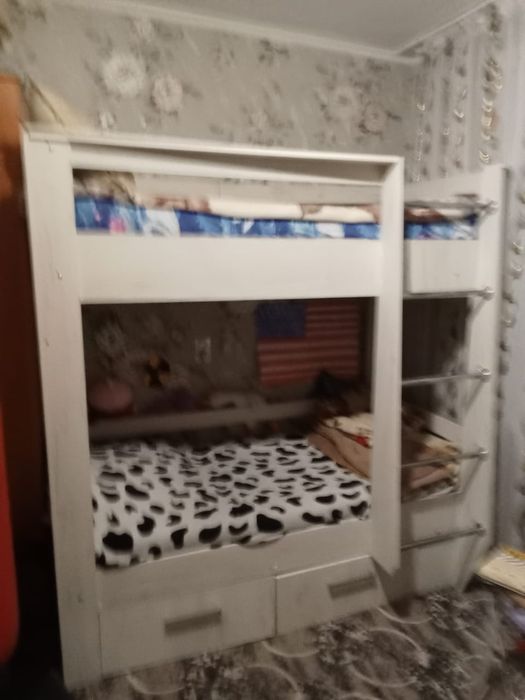 Продам двуярусную кровать