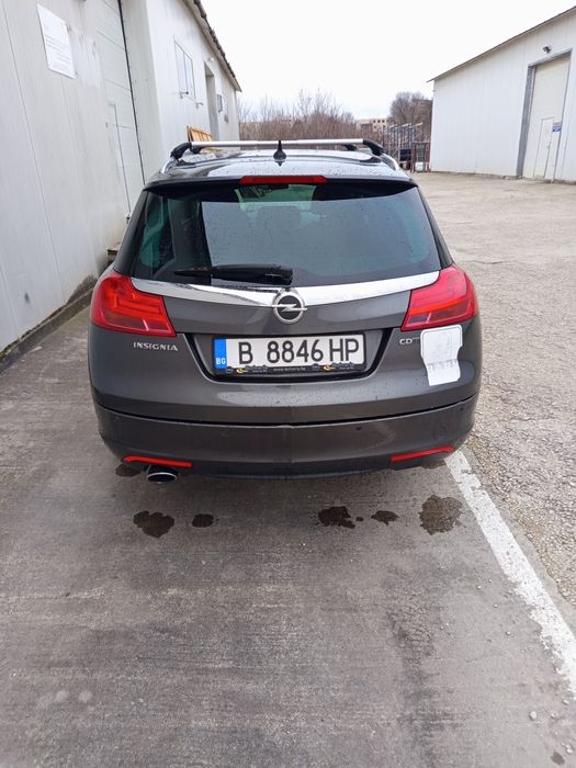 Продавам OPEL Insignia