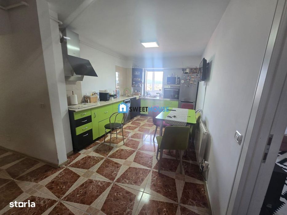 Apartament cu trei camere renovat zona Campului