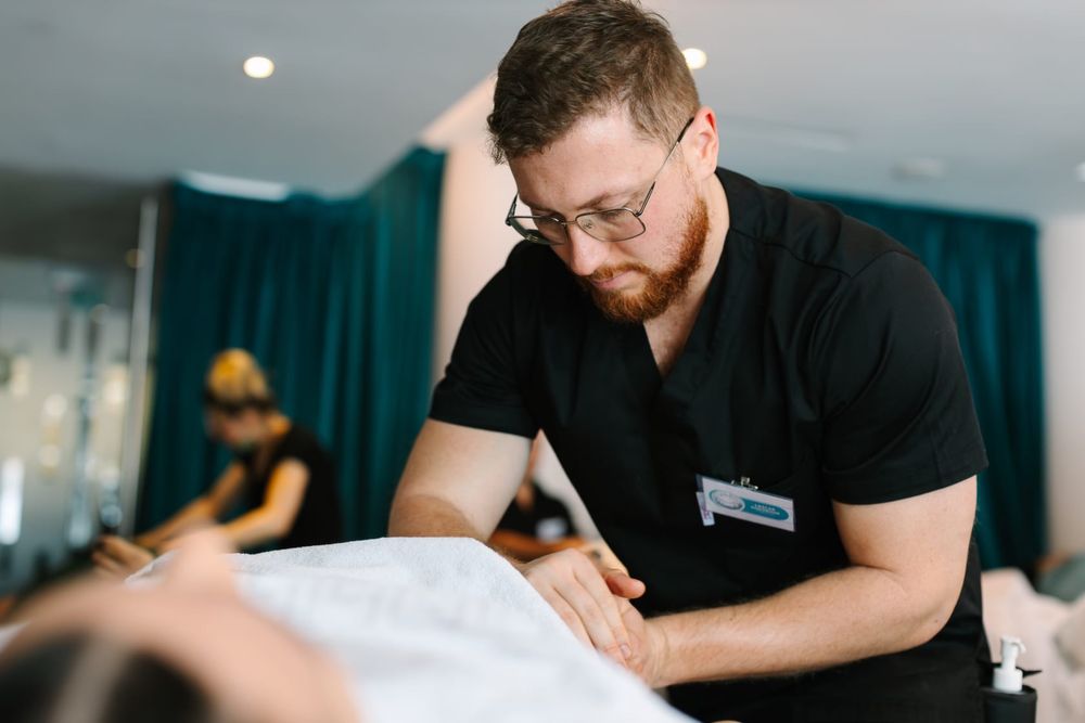 Masaj relaxare ,decontracturant-muscular,anticelulitic,sportiv.