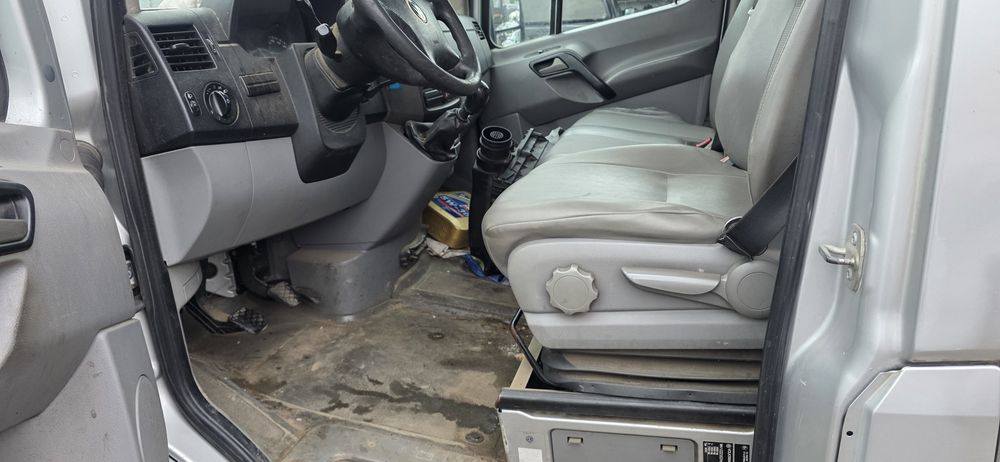 Vw crafter 25 tdi punte dublă cat B. (BATE MOTORU).