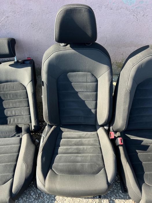 Салон от VW Golf 7 хечбег обикновен плат подгрев алкантар  ном 106