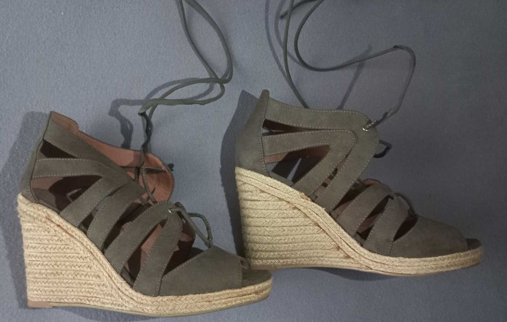 Sandale/Espadrile cu toc cu sierturi H&M pentru femei marimea 39