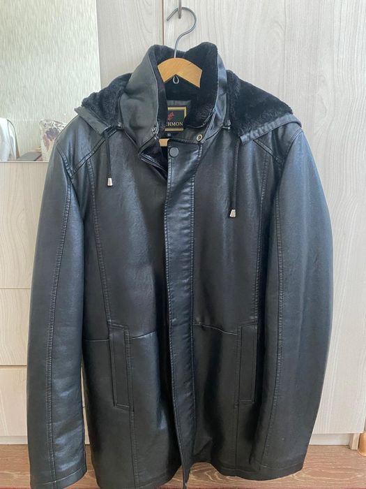 Продам кожнаю куртку